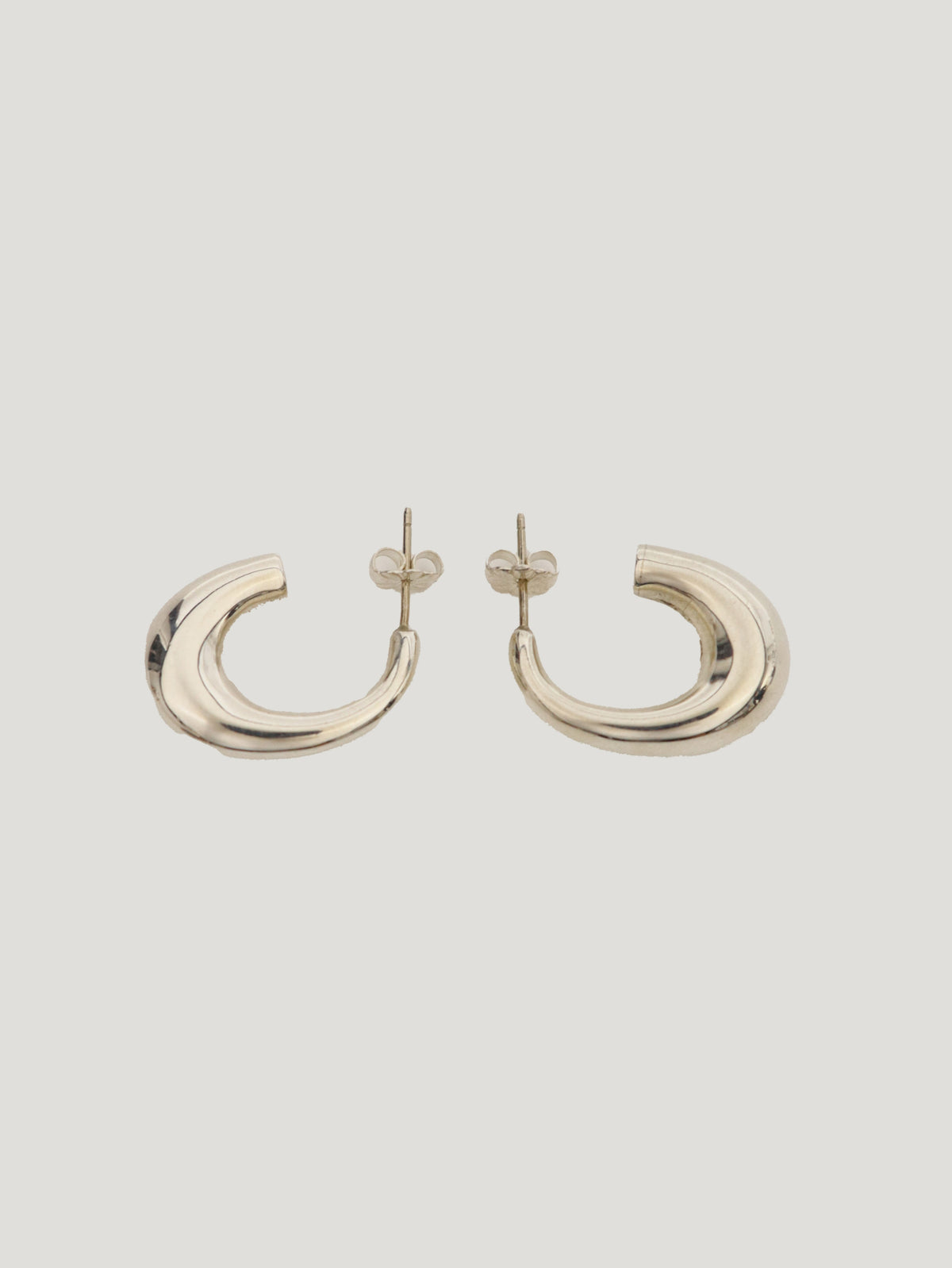 ハーフフープピアス