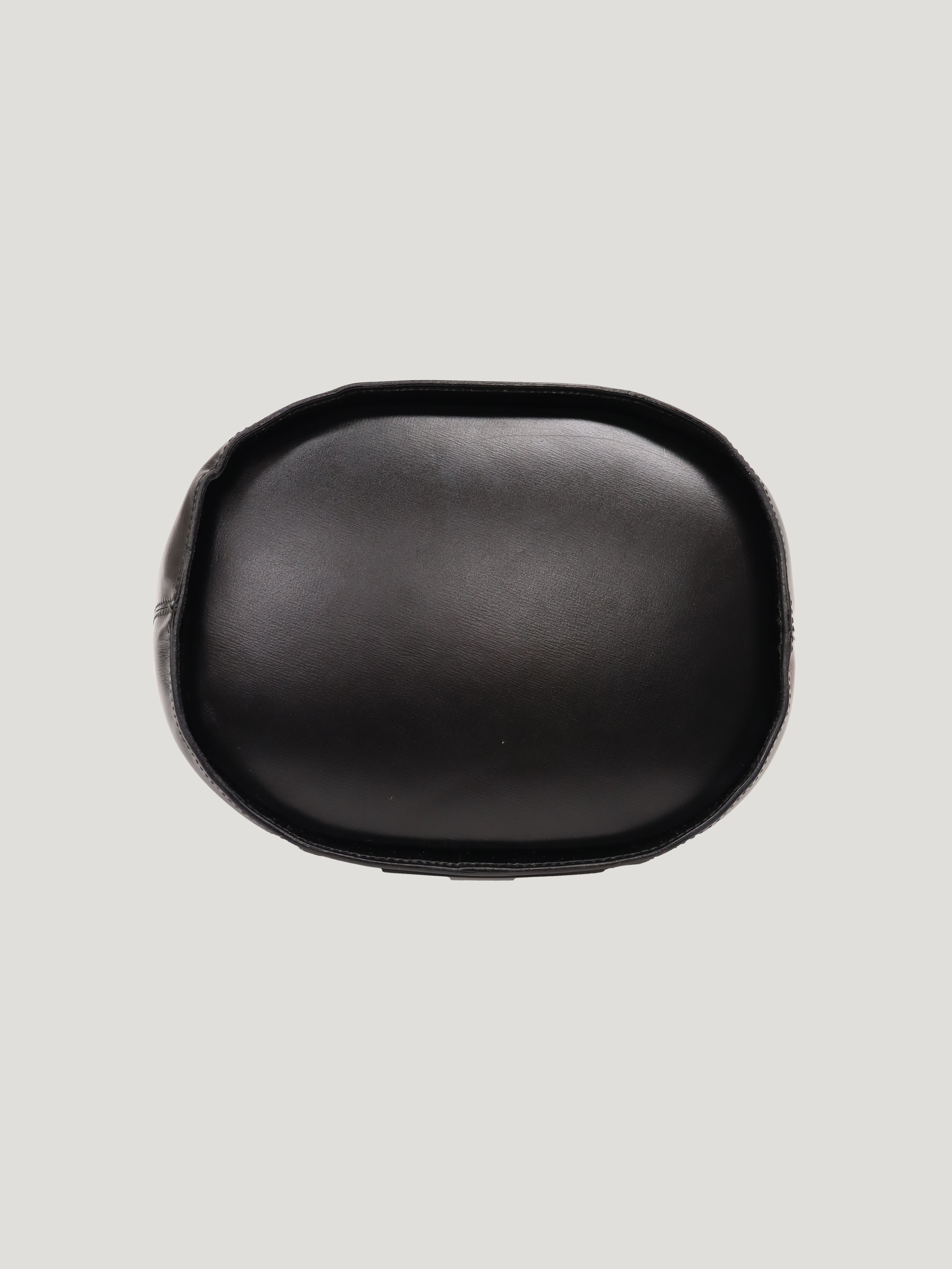 サークルロゴ金具レザーハンドバッグ – Hedy