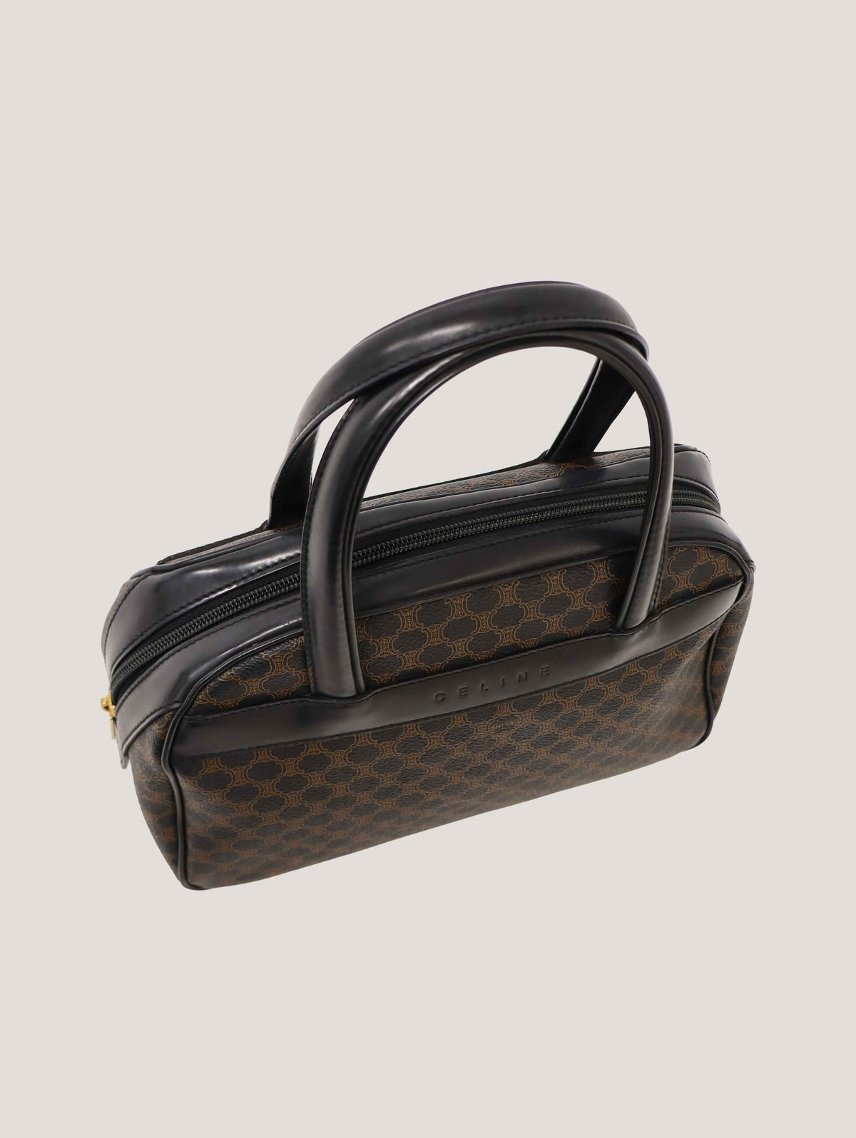 マカダム柄ロゴ刻印ハンドバッグ