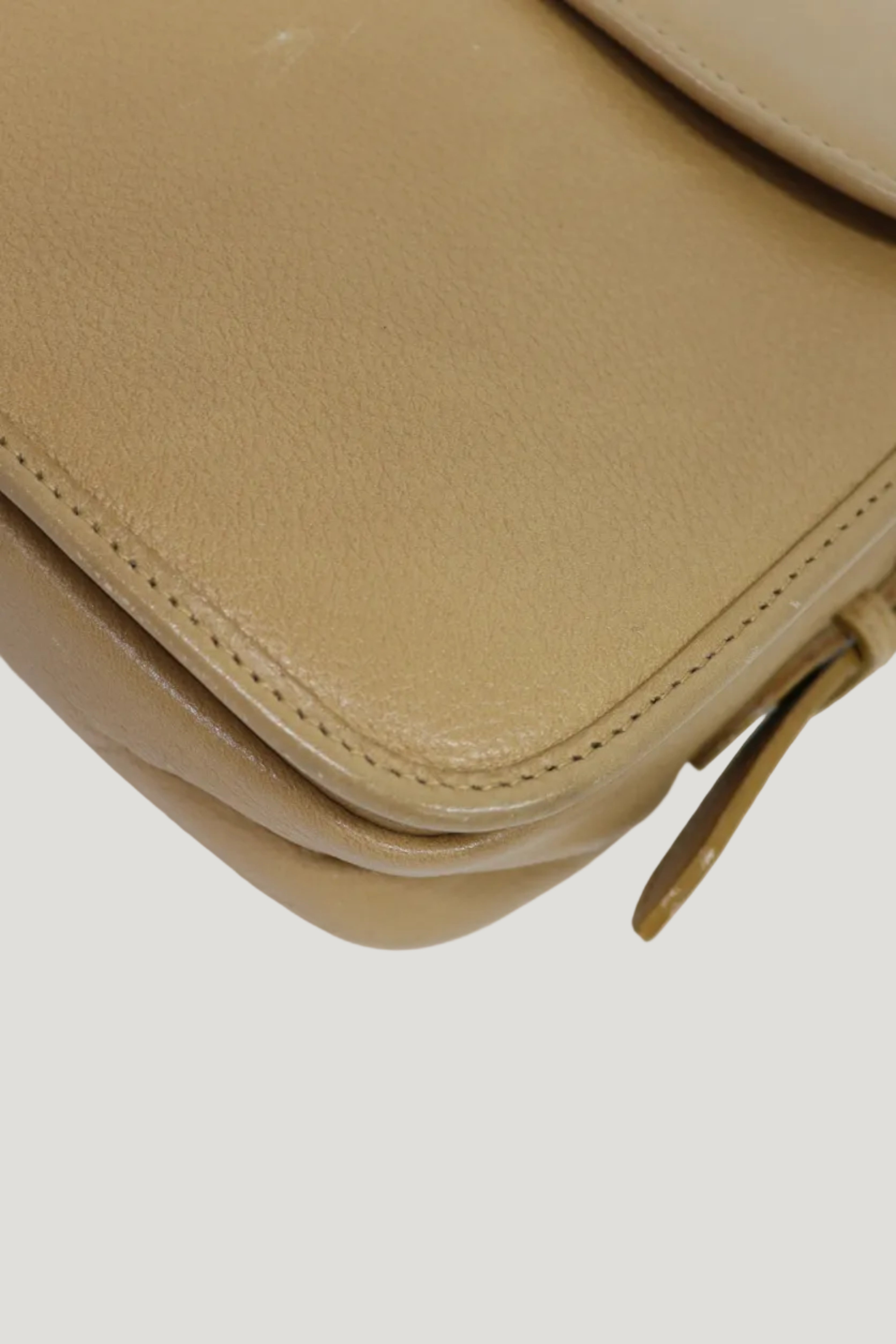 Logo leather shoulder bag