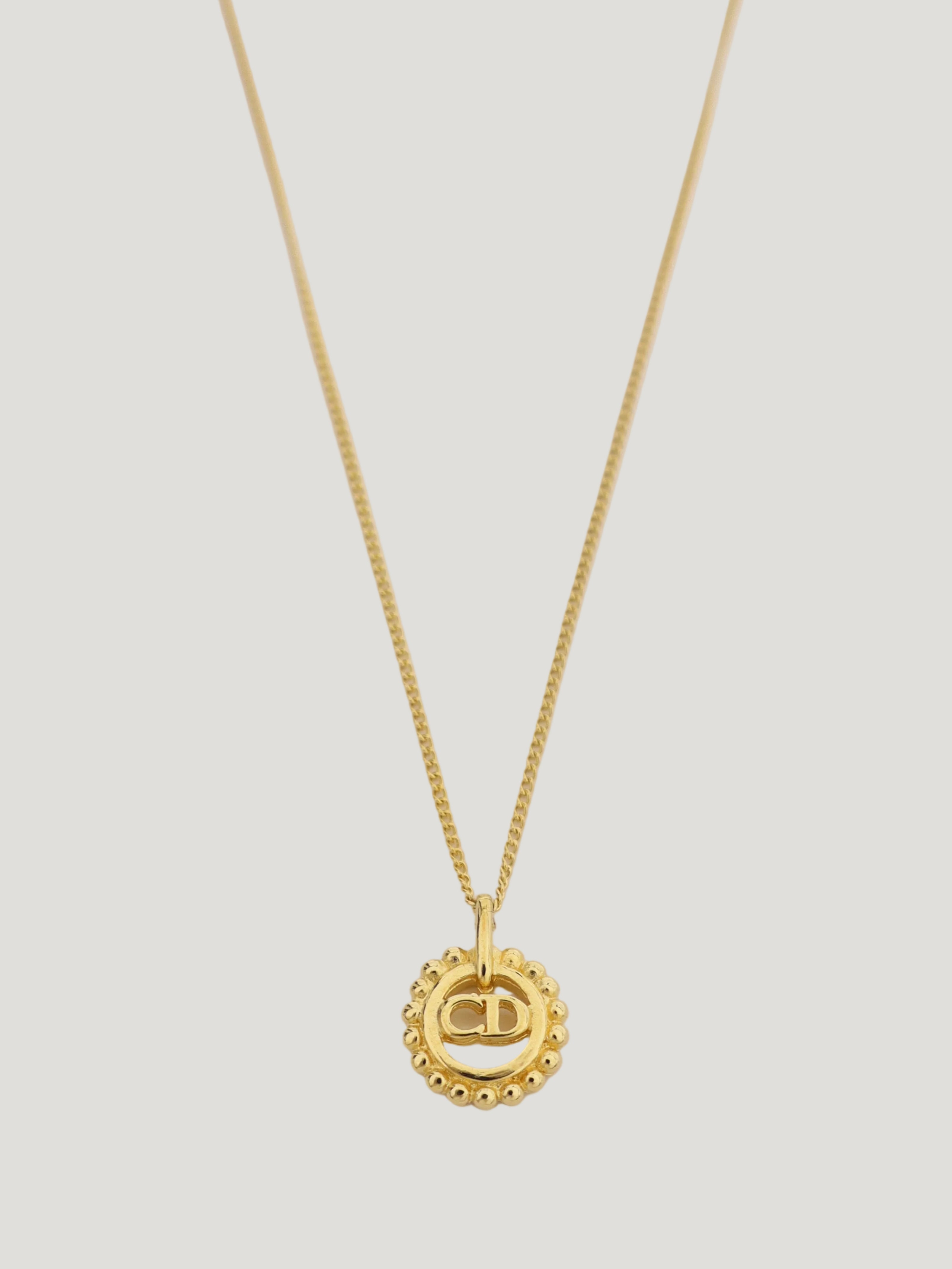CD Twist Round Necklace