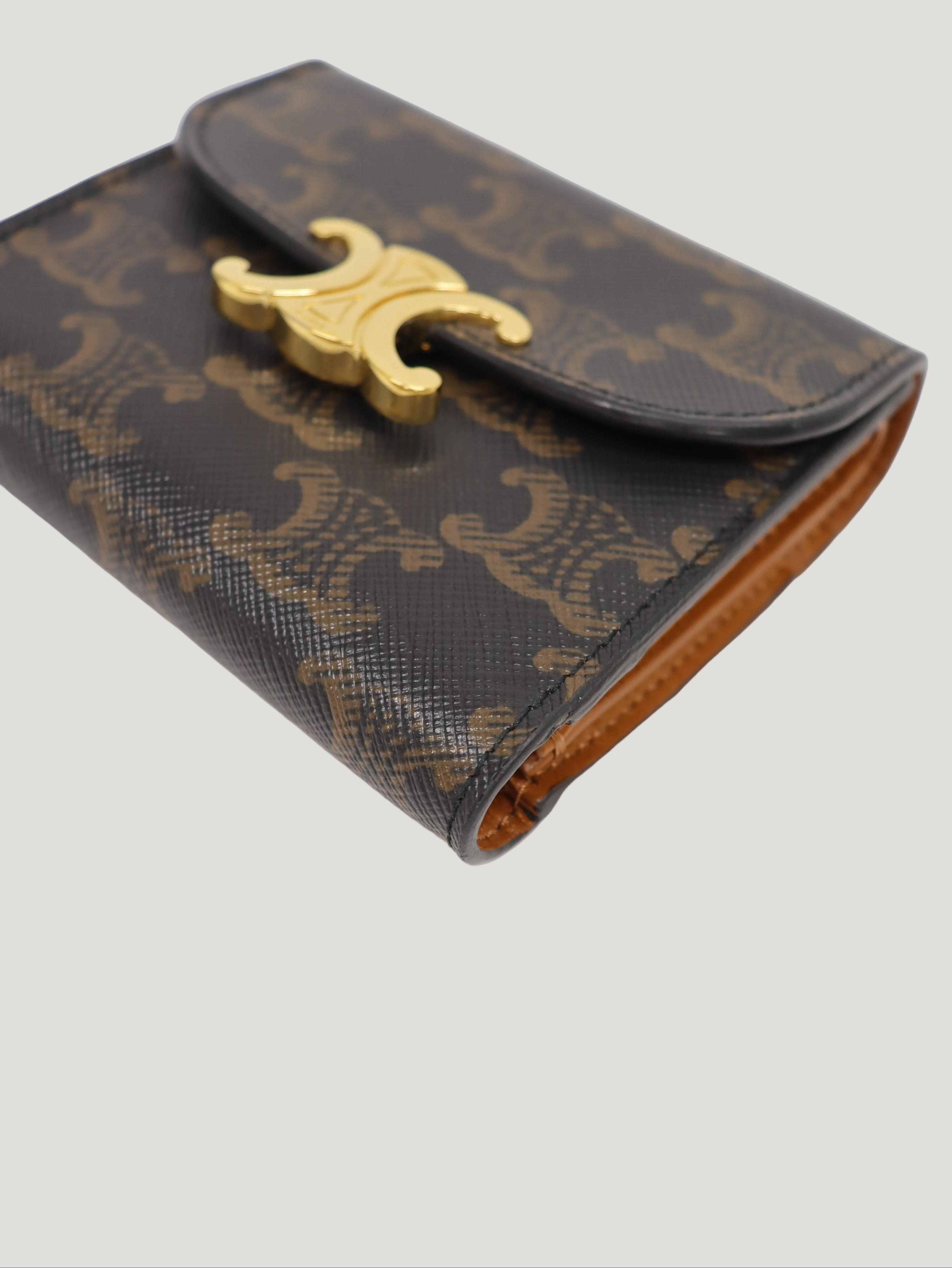 Small Flap Wallet