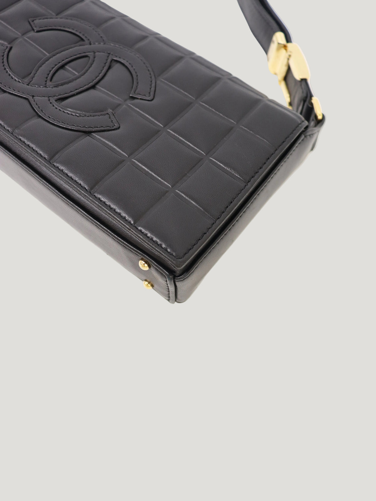 チョコバーラムスキンワンショルダーバッグ
