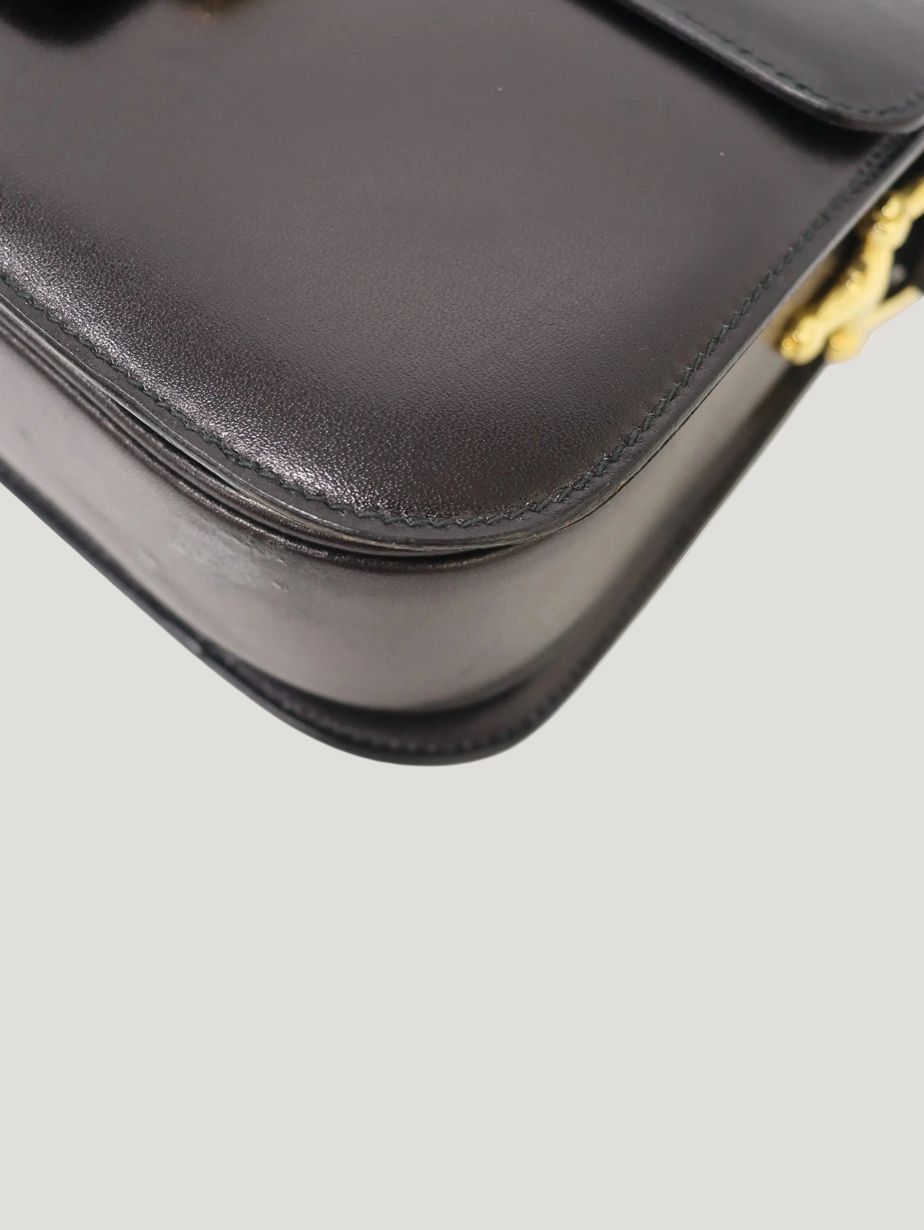 馬車金具レザーワンショルダーバッグ